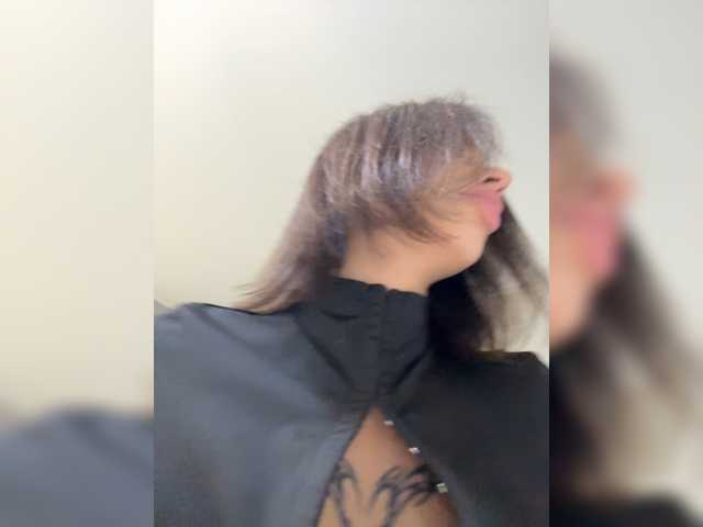 BabyDarii live cam on BongaCams