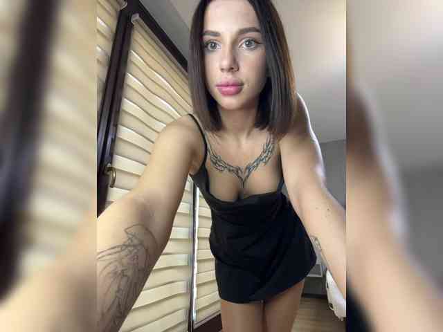 BabyDarii Sex Cam Show