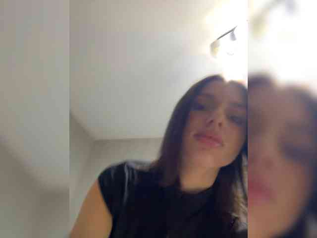 BabyDarii Sex Cam Show