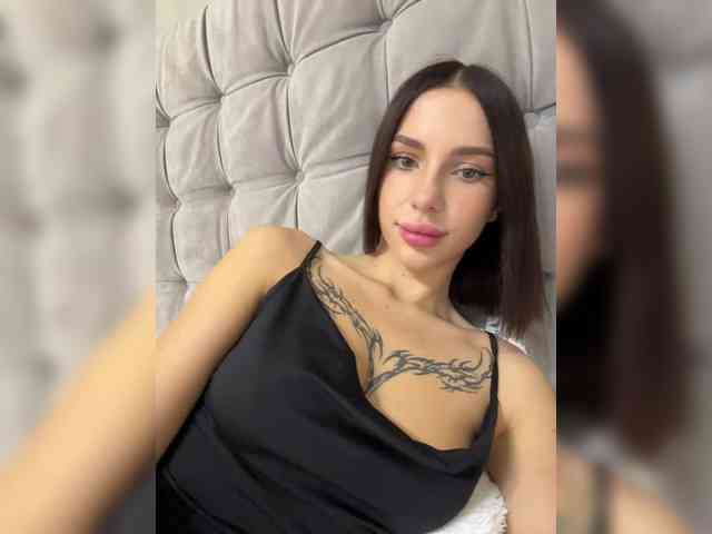 BabyDarii Live Webcam on BongaCams