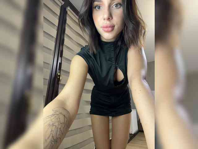 BabyDarii Sex Cam Show
