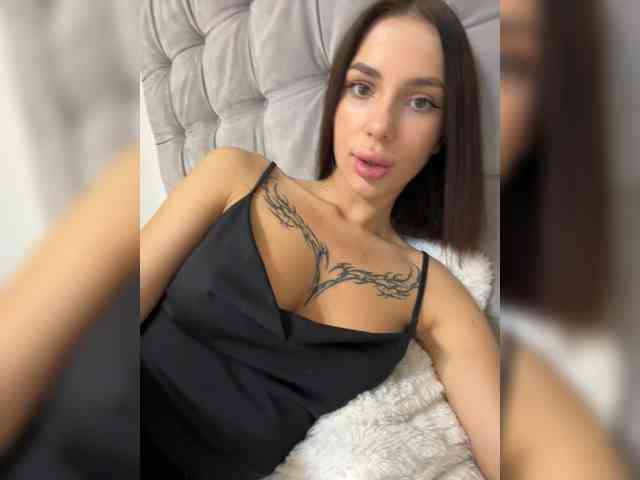 BabyDarii Sex Cam Show