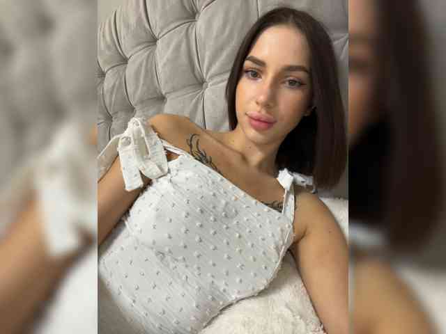 BabyDarii Sex Cam Show