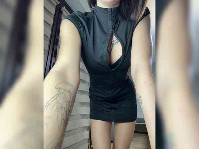 BabyDarii Sex Cam Show
