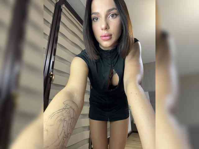 BabyDarii Sex Cam Show