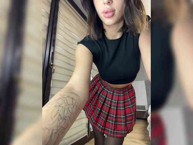 BabyDarii Sex Cam Show