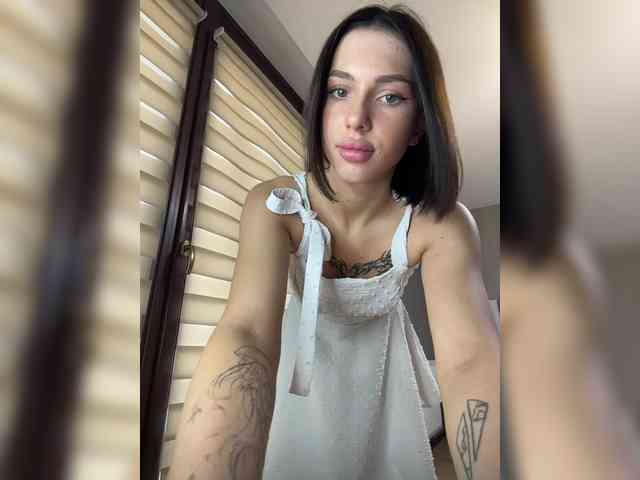 Live stream of BabyDarii