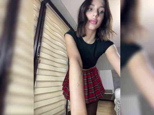 BabyDarii Sex Cam Show