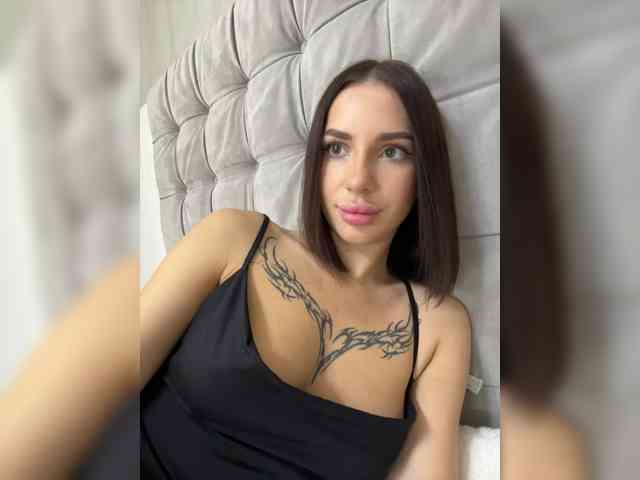BabyDarii Sex Cam Show