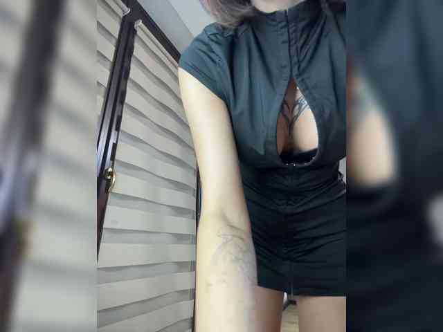 BabyDarii Sex Cam Show