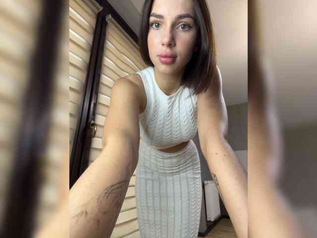 BabyDarii Sex Cam Show
