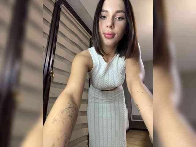 BabyDarii Sex Cam Show