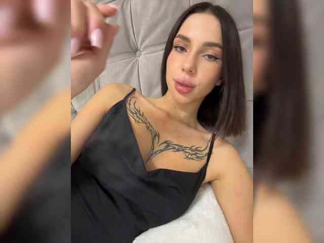 BabyDarii Live Webcam on BongaCams