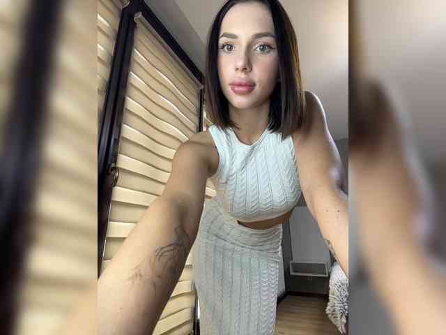 BabyDarii Sex Cam Show