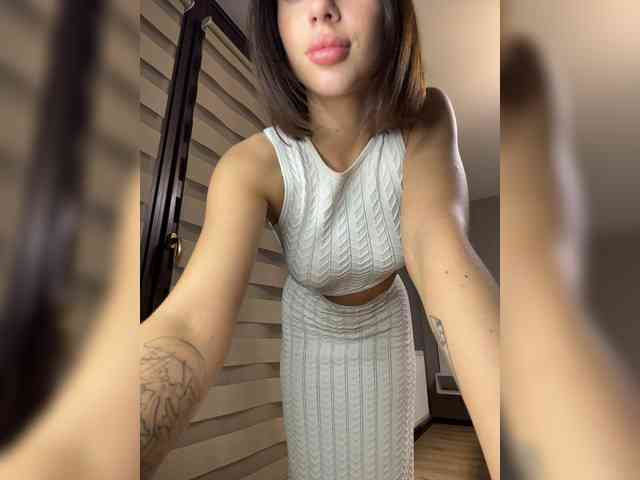BabyDarii Sex Cam Show