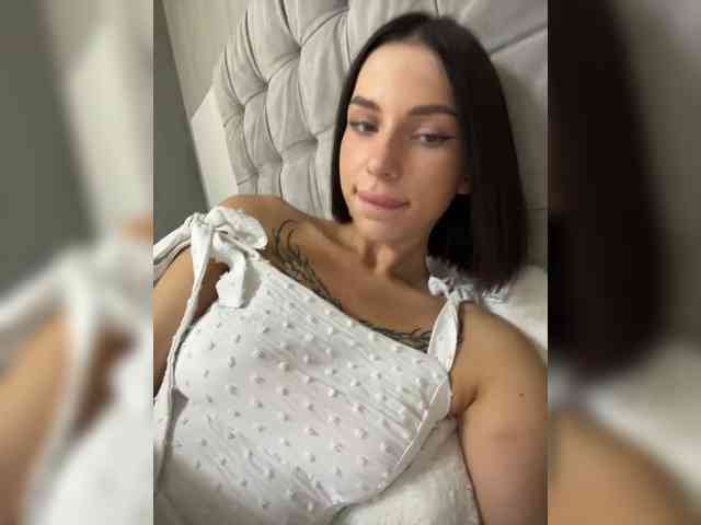 Live stream of BabyDarii