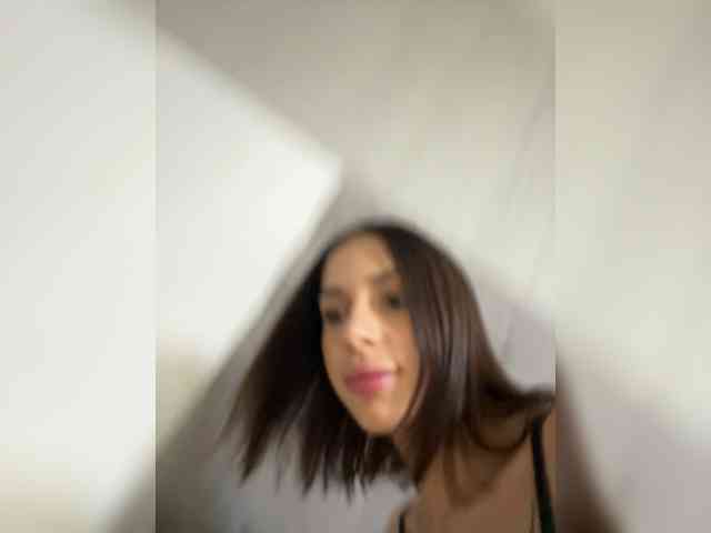 BabyDarii Sex Cam Show