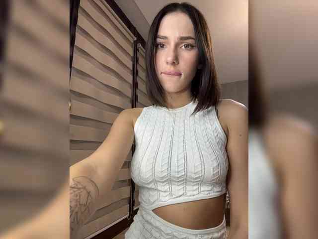 BabyDarii Sex Cam Show