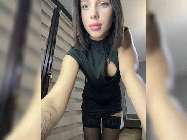 BabyDarii Sex Cam Show