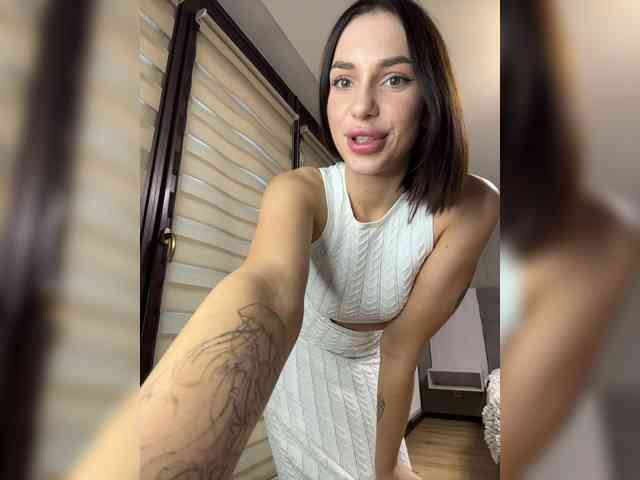 BabyDarii Sex Cam Show