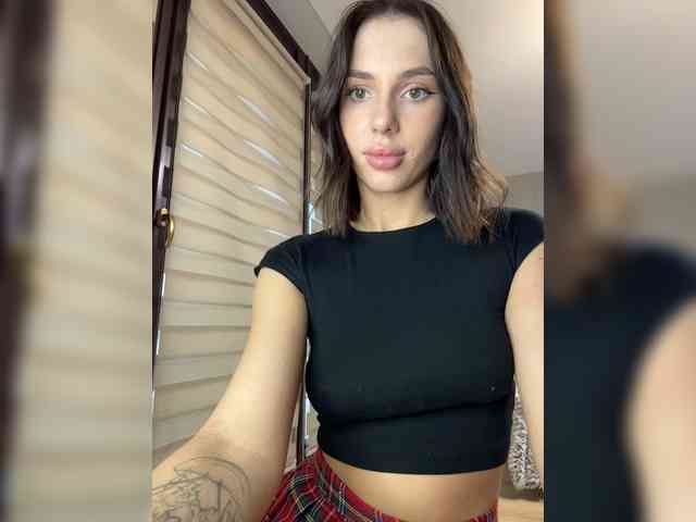 BabyDarii Sex Cam Show