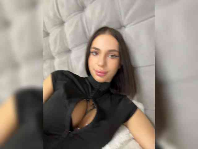 BabyDarii Sex Cam Show