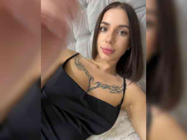 BabyDarii Sex Cam Show