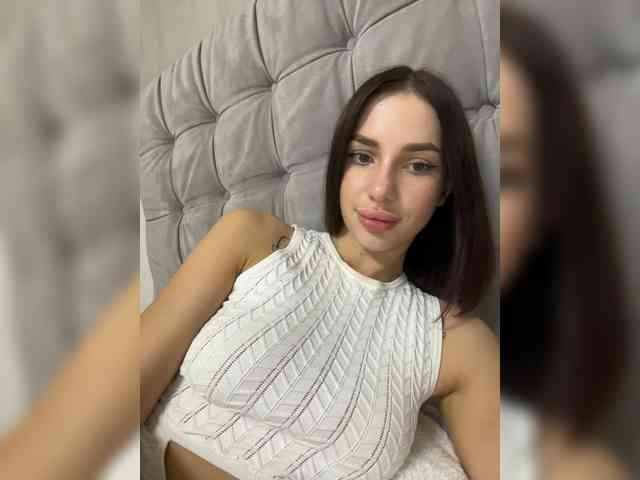 BabyDarii Sex Cam Show
