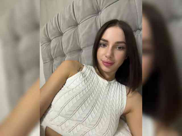 BabyDarii Sex Cam Show