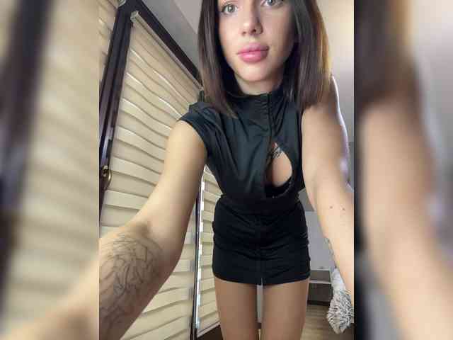 BabyDarii Sex Cam Show