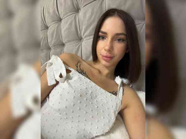 BabyDarii Sex Cam Show