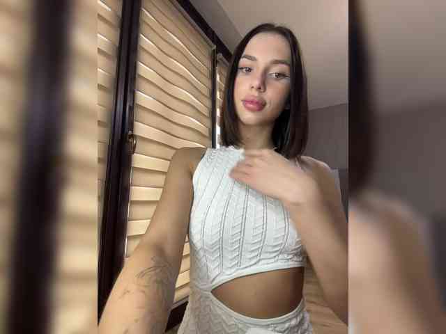 BabyDarii Sex Cam Show