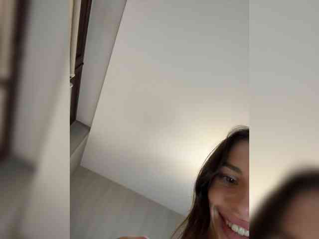 BabyDarii Sex Cam Show