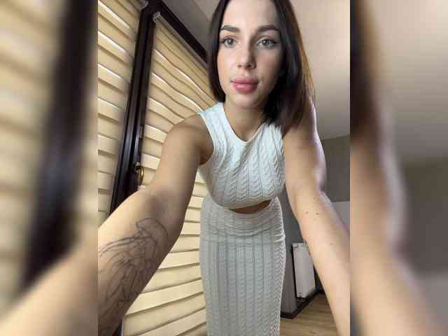 BabyDarii Sex Cam Show