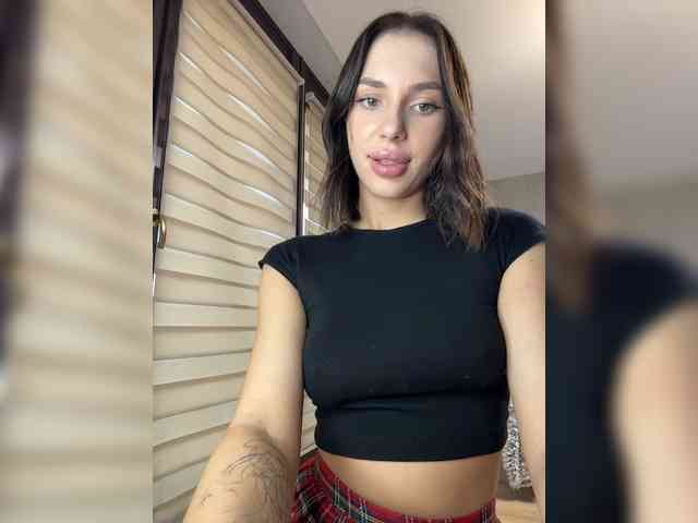 BabyDarii Sex Cam Show