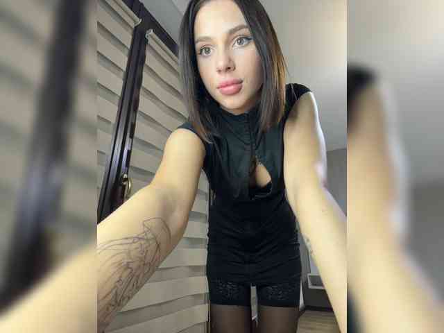 BabyDarii Sex Cam Show