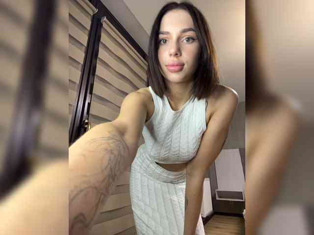 BabyDarii Sex Cam Show