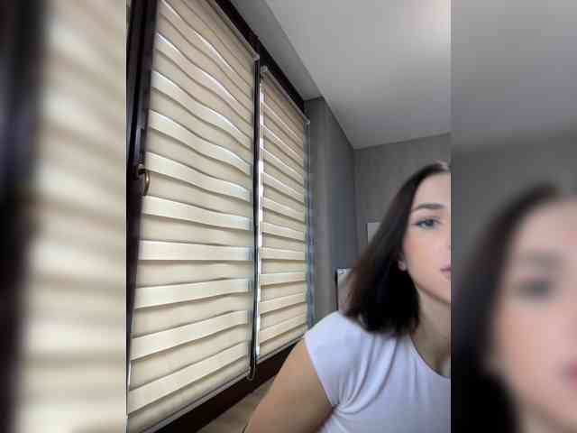 BabyDarii Sex Cam Show