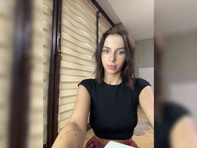 BabyDarii Sex Cam Show