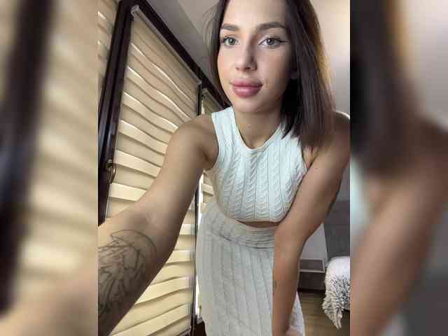 BabyDarii Sex Cam Show