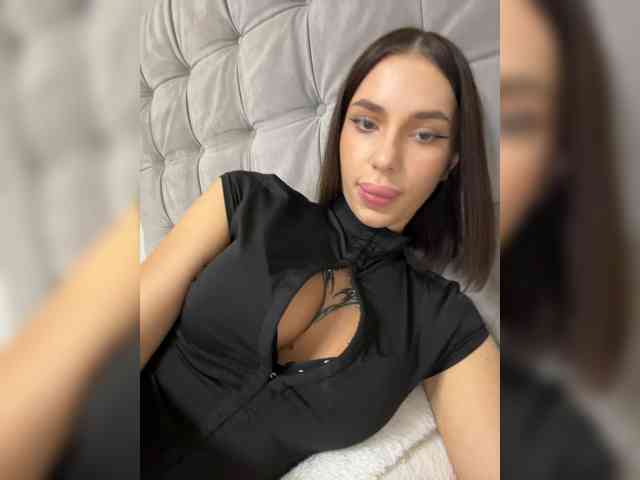 BabyDarii Sex Cam Show