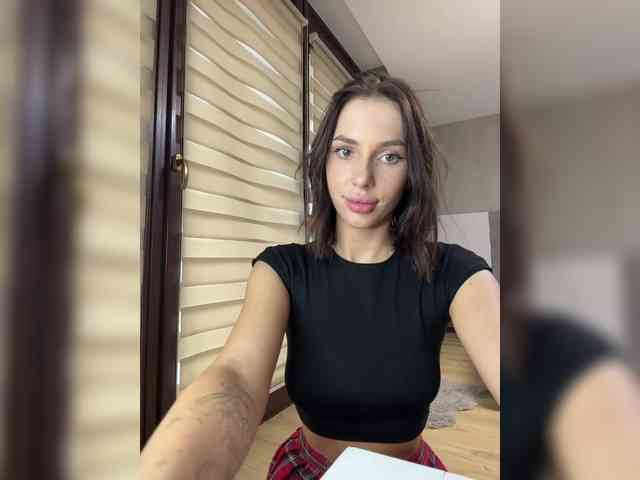 BabyDarii Sex Cam Show