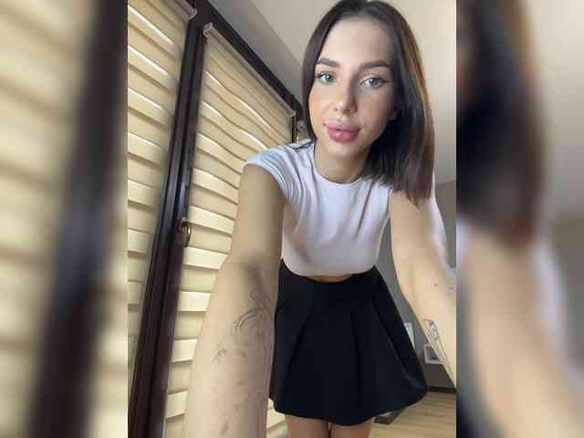 BabyDarii Sex Cam Show