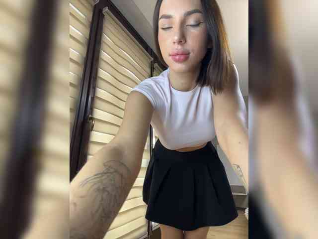 BabyDarii Sex Cam Show