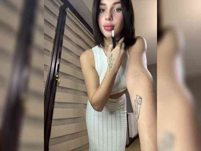 BabyDarii Sex Cam Show