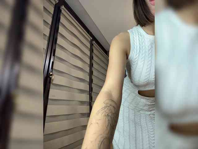 BabyDarii Sex Cam Show