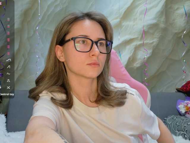 Alisa21-1 live cam on BongaCams