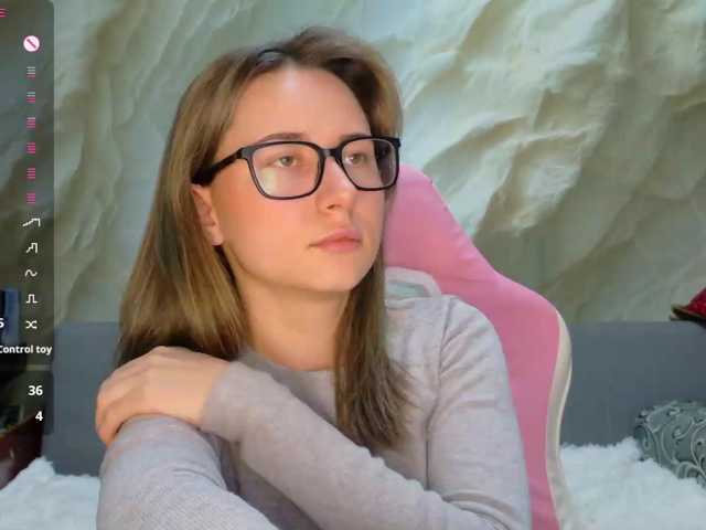 Alisa21-1 live cam on BongaCams