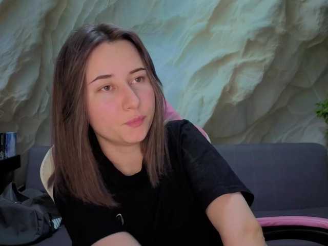 Alisa21-1 live cam on BongaCams