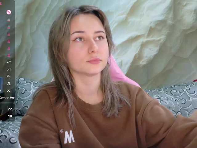 Alisa21-1 live cam on BongaCams